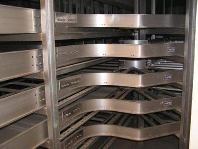 梯架防撞條與電纜橋架價格分析及廠家選擇指南